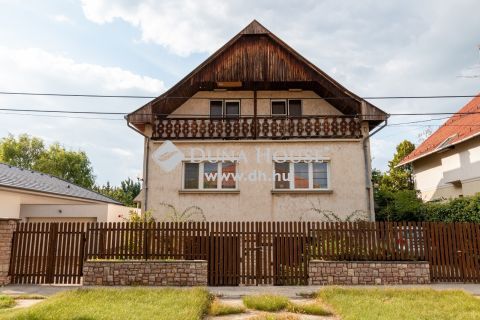 Eladó Ház, Budapest 18. kerület - Ganzkertvárosban, több generáció együttélésére alkalmas ház, 901 nm-es telken