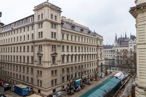 Eladó Lakás 1054 Budapest 5. kerület Parlamentre néző prémium lakás