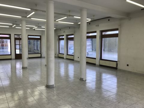Eladó Üzlethelyiség 9012 Győr Vállalkozásra hangolva!!