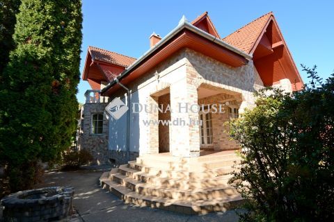 Eladó Ház, Bács-Kiskun megye, Kecskemét - Hunyadivárosban eladó 3 szintes 2 generációs családiház üzlethelyiséggel