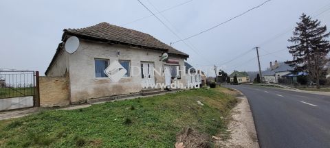 Eladó Ház, Komárom-Esztergom megye, Szákszend - Szákszend, Dózsa György utca