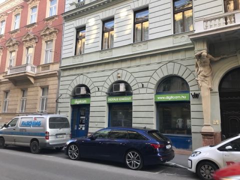 Eladó Üzlethelyiség 1054 Budapest 5. kerület #PARLAMENTközeli#3szint#felújítottÉPÜLET