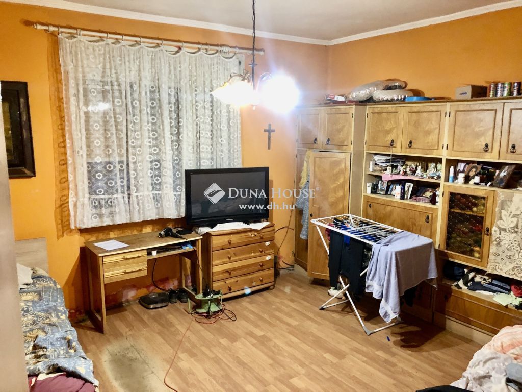 8747 Zalamerenye — 1/12