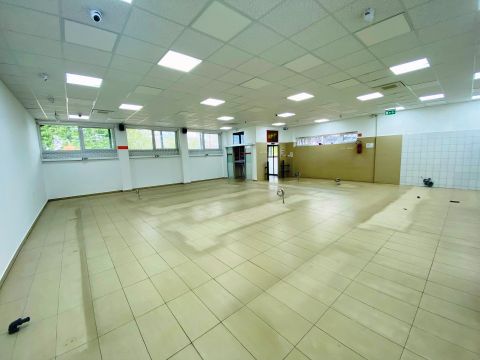 Eladó Üzlethelyiség 2251 Tápiószecső , MŰKÖDŐ ÜZLETKÖZPONT 4 ÜZLETHELYSÉGGEL !