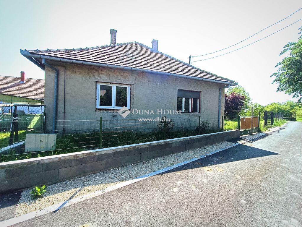 For sale House, Tolna county, Medina Damjanich utca 3