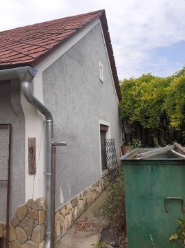 Eladó Ház 8237 Tihany , belterületi felújítandó ház az Apátság alatt.