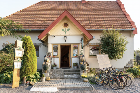 Eladó Vendéglátás 8372 Cserszegtomaj 