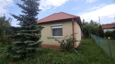 Eladó Ház 2484 Gárdony , főútvonal mentén