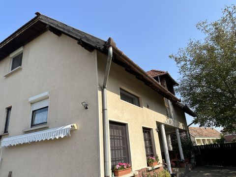 Eladó Ház 2371 Dabas , Palermo Cukrászda közelében