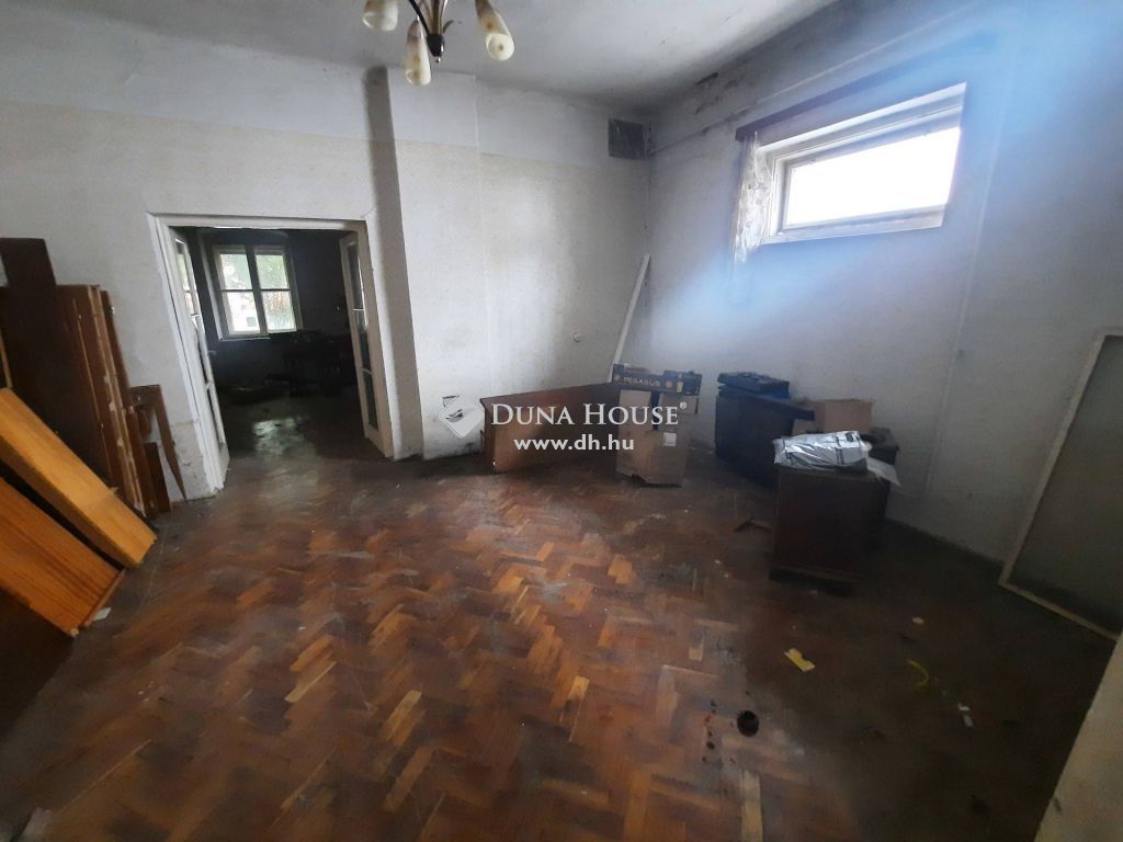6100 Kiskunfélegyháza , Piac mellett 101 m2-es lakás besorolású épület — 1/7