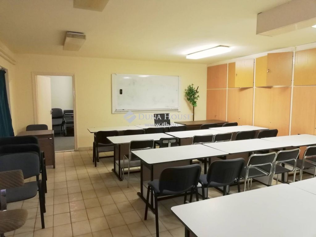 4400 Nyíregyháza , Autóbusz pályaudvar közelében — 1/15