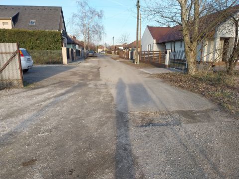 Eladó Telek 2200 Monor Monoron Sportpályához közel, 2330 m2-es, 6 lakásos társasház építésére alkalmas telek eladó
