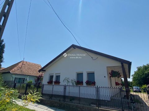 Eladó Ház 2454 Iváncsa 