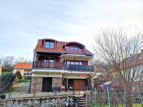 Eladó Ház 7631 Pécs Postavölgyben többgenerációs, panorámás családi ház