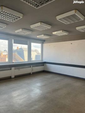 Kiadó Iroda 4400 Nyíregyháza , Nyíregyháza Belváros