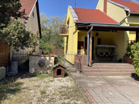 Eladó Ház 6000 Kecskemét Kecskemét, Petőfi városban 3 szobás családi ház eladó 