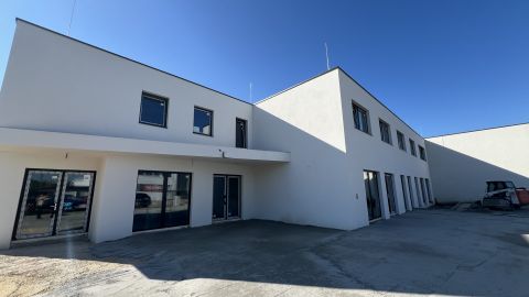 Kiadó Iroda 9024 Győr 