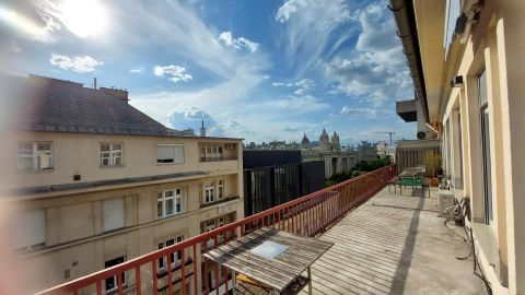 Kiadó Lakás 1051 Budapest 5. kerület Banknegyed, hatalmas terasz, csodás panoráma