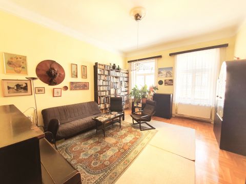 Eladó Lakás 1093 Budapest 9. kerület , AIRBNB-re alkalmas csendes lakás a nyüzsgő Ráday utcánál