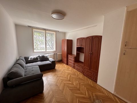 Kiadó Lakás 1142 Budapest 14. kerület , Csáktornya parkban jó állapotú, bútorozozott, gépesített lakás azonnal költözhető