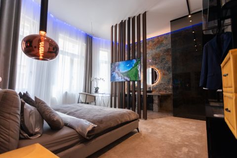 Eladó Lakás 1052 Budapest 5. kerület , VÁCI UTCÁNÁL MAGAS SZÍNVONALON FELÚJÍTOTT LUXUS LAKÁS