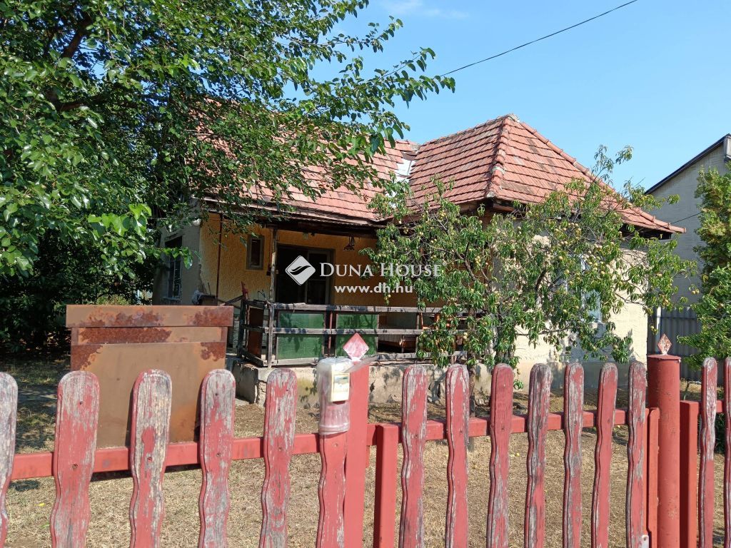 2225 Üllő , Üllő központhoz közel — 1/13