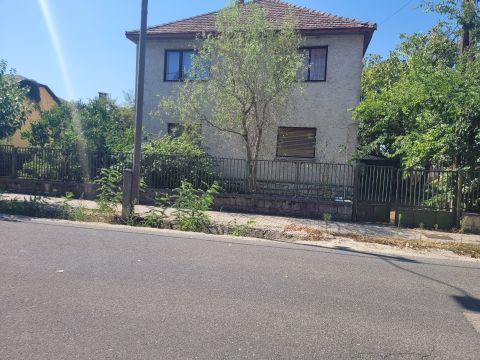 Eladó Ház 2509 Esztergom 
