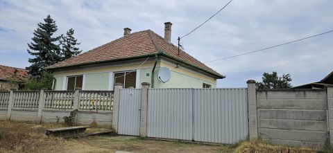 Eladó Ház 2243 Kóka 