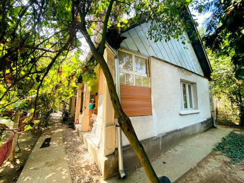 Eladó Ház 2253 Tápióság , Tornácos házikó, csendes, zsákutcában, korának megfelelő állapotban!