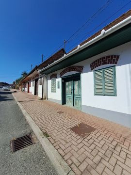Eladó Üzlethelyiség 7773 Villány 