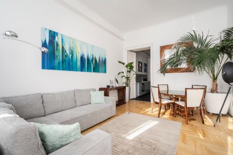 Eladó Lakás 1066 Budapest 6. kerület , 1066 Budapest 6, AIRBNB LAKÁS TELJES BERENDEZÉSSEL EGYÜTT ELADÓ