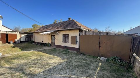 Eladó Ház 2370 Dabas Csendes utcában