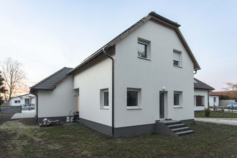 Eladó Ház 2900 Komárom Komárom új utcája