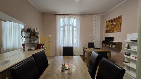 Eladó Üzlethelyiség 6430 Bácsalmás , központi részen