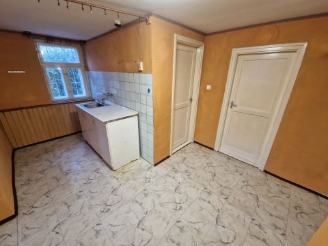 Eladó Ház 6346 Sükösd Központban, a főúttól 100 méterre