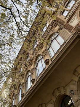 Eladó Lakás 1066 Budapest 6. kerület 4 darab felújított első emeleti garzon a Teréz körúton