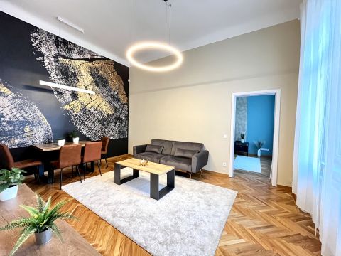 Eladó Lakás 1064 Budapest 6. kerület 