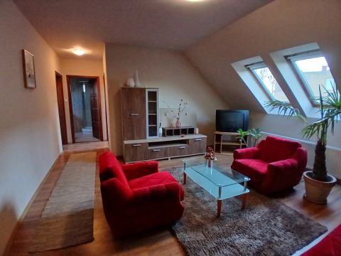 Kiadó Ház 6000 Kecskemét Hunyadiváros kedvelt részén