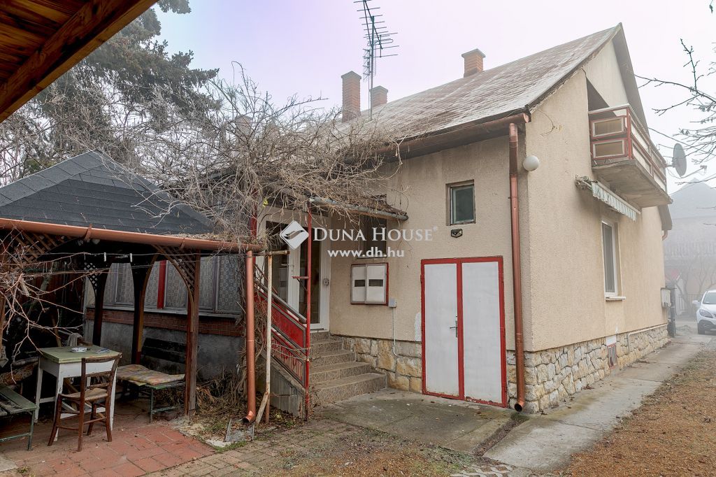 8636 Balatonszemes , a település csendes részén — 1/14