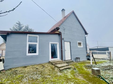 Eladó Ház 8151 Szabadbattyán , Szabadbattyán közkedvelt része