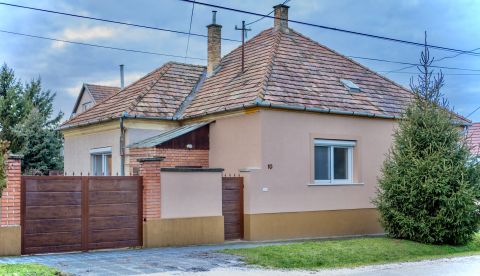 Eladó Ház 8500 Pápa 