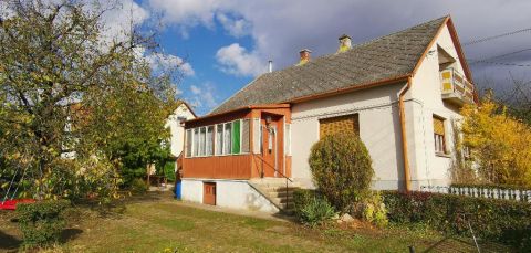 Eladó Ház 8300 Raposka , 8300 Tapolca, kertváros, északi városrész