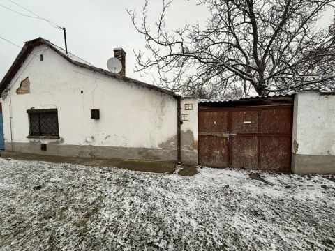 Eladó Ház 6000 Kecskemét , A Mömax közelében felújítandó/bontandó családi ház eladó
