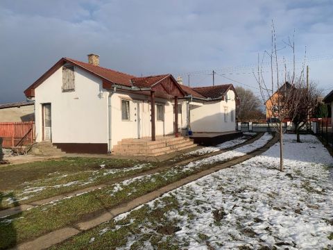 Eladó Ház 4244 Újfehértó , 4244 Újfehértó, Mályváskert