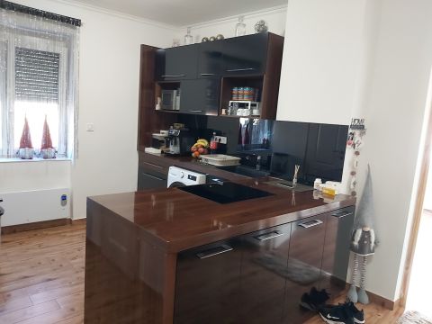 Eladó Lakás 1237 Budapest 23. kerület , Csendes helyen,közel a központhoz