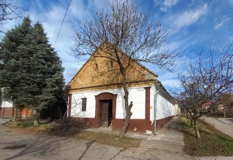 Eladó Mezőgazdasági 7030 Paks , különleges présház az óvárosban