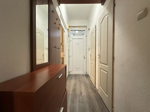 Eladó Lakás 1101 Budapest 10. kerület Pöttyös utca megállóhoz közel, csendes részen