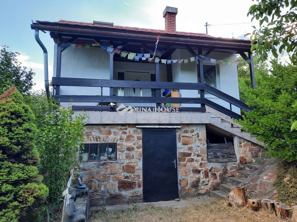 8082 Gánt , Gánt-Gránásban panorámás környezetben — 1/24