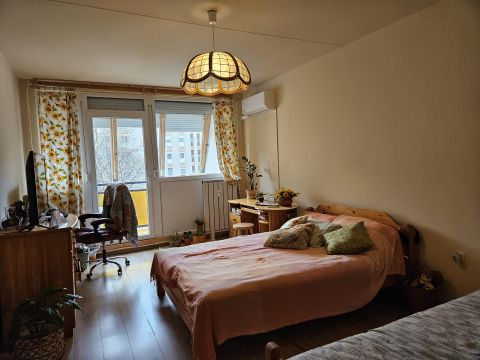 Eladó Lakás 7632 Pécs Pécs Kertváros 4/1. emeleti felújított lakás
