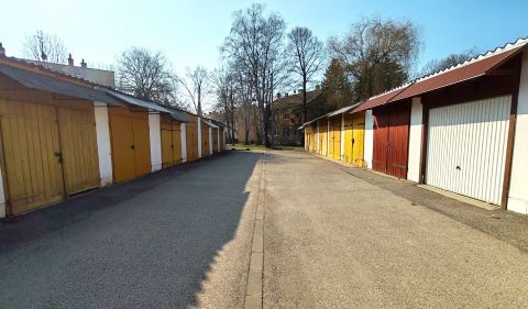 Eladó Parkoló 5600 Békéscsaba , Áchim lakótelepen